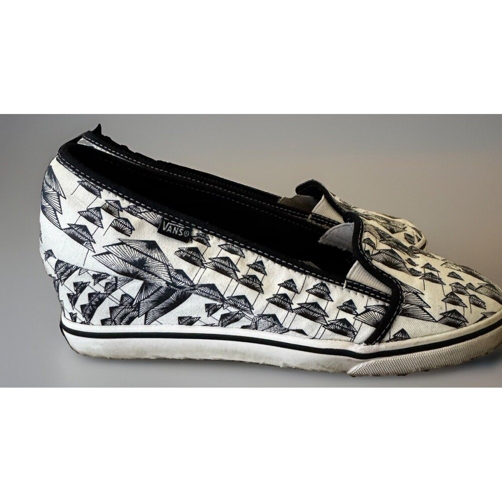 EUC Vintage Vans KVD Wedge SlipOn Canvas BlackWhite Abstract Pyramid Graphic 7.5